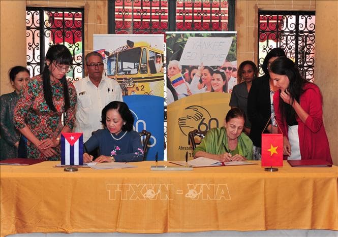 Đoàn đại biểu cấp cao Đảng ta thăm và làm việc tại Cuba