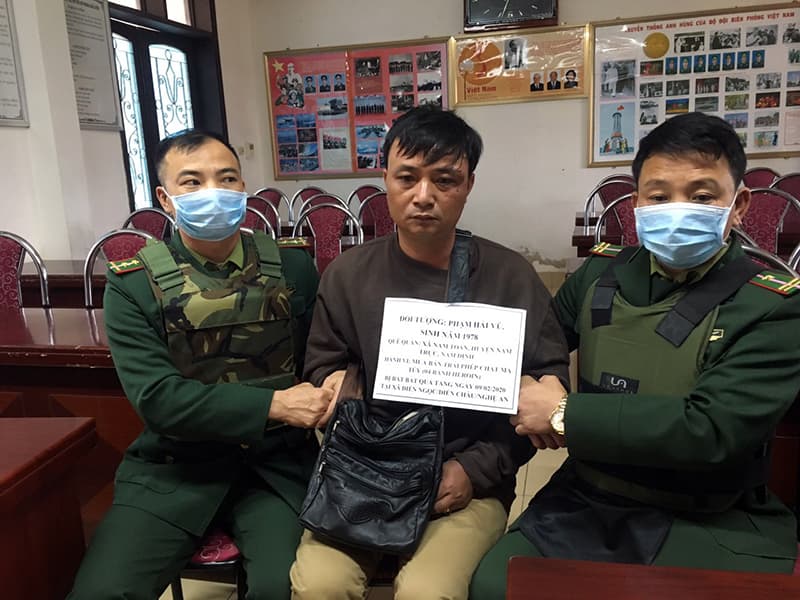 Bắt giữ đối tượng vận chuyển 4 bánh heroin