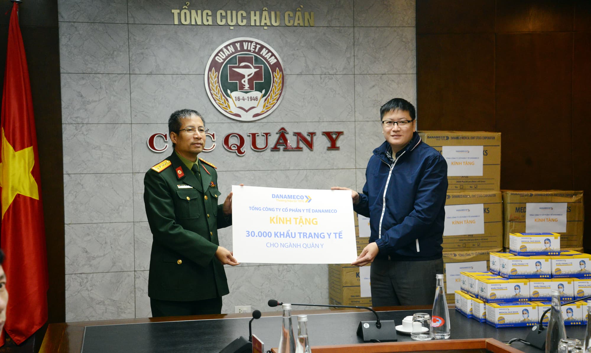 Tổng công ty Danameco trao 30.000 khẩu trang tặng ngành quân y phòng chống nCoV