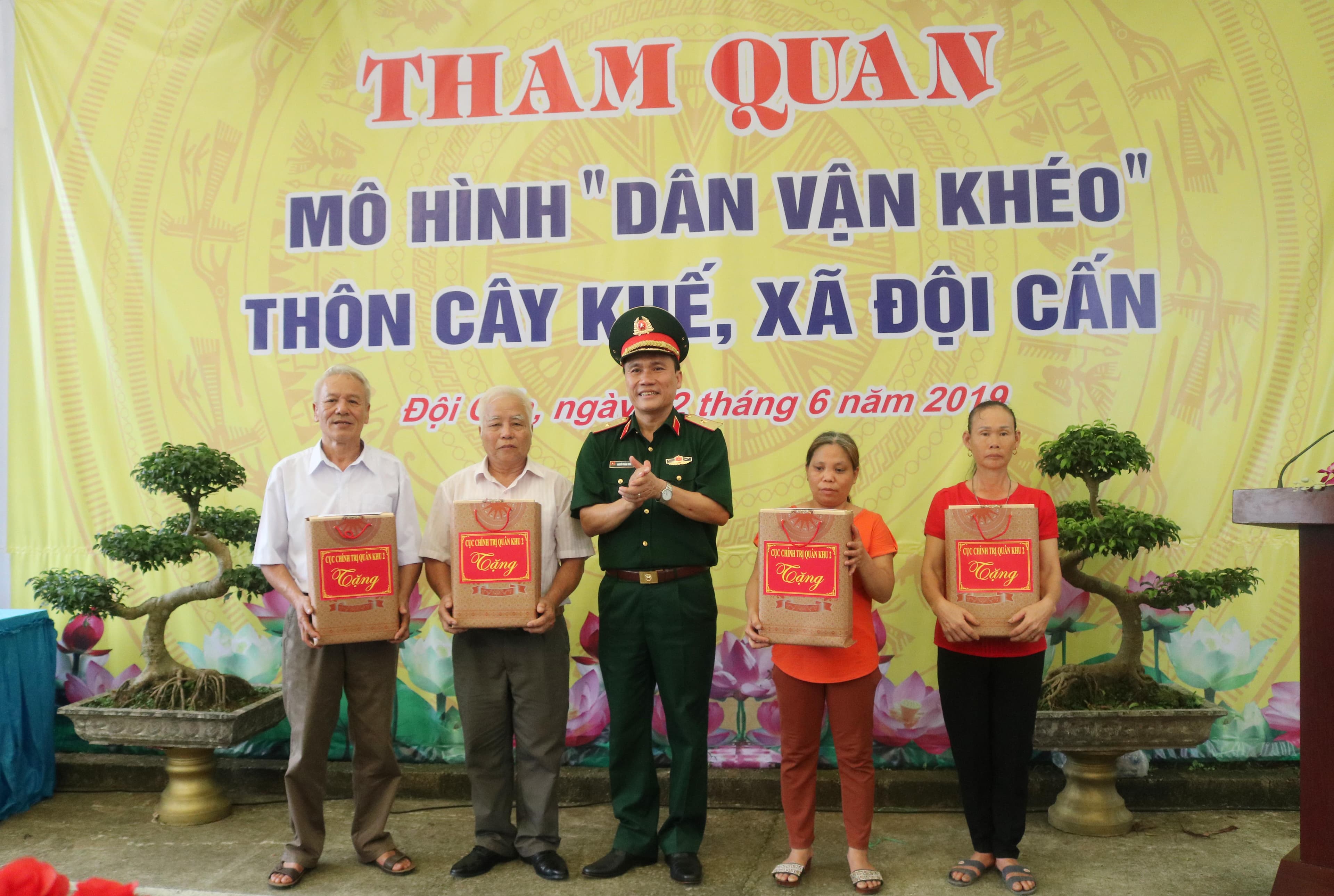 Khúc nhạc vui trên đường "ông Bốn”
