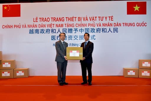 "THƯƠNG NGƯỜI NHƯ THỂ THƯƠNG THÂN"
