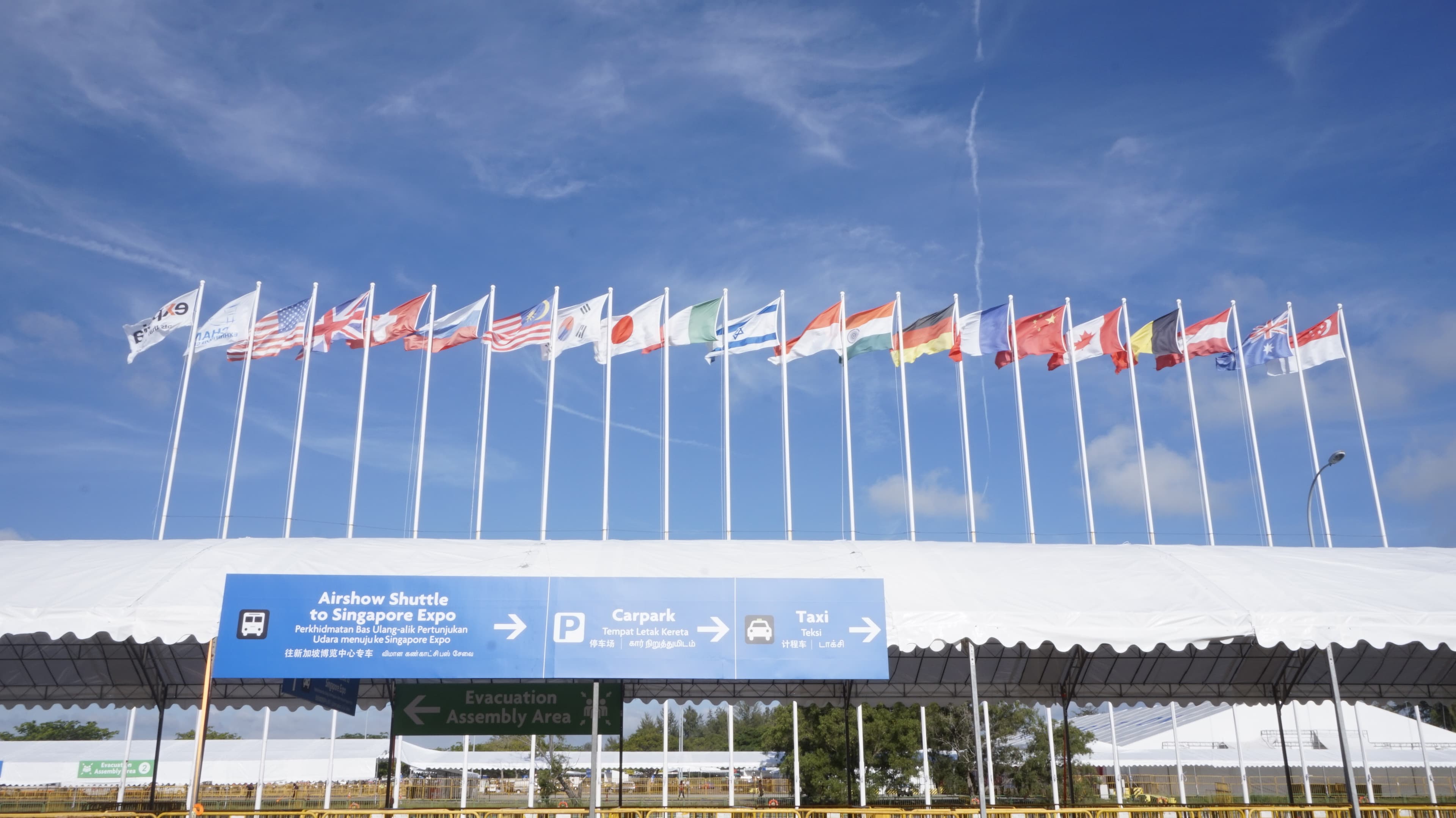 Nhiều trang bị quân sự hiện đại được giới thiệu tại Triển lãm hàng không Singapore Airshow