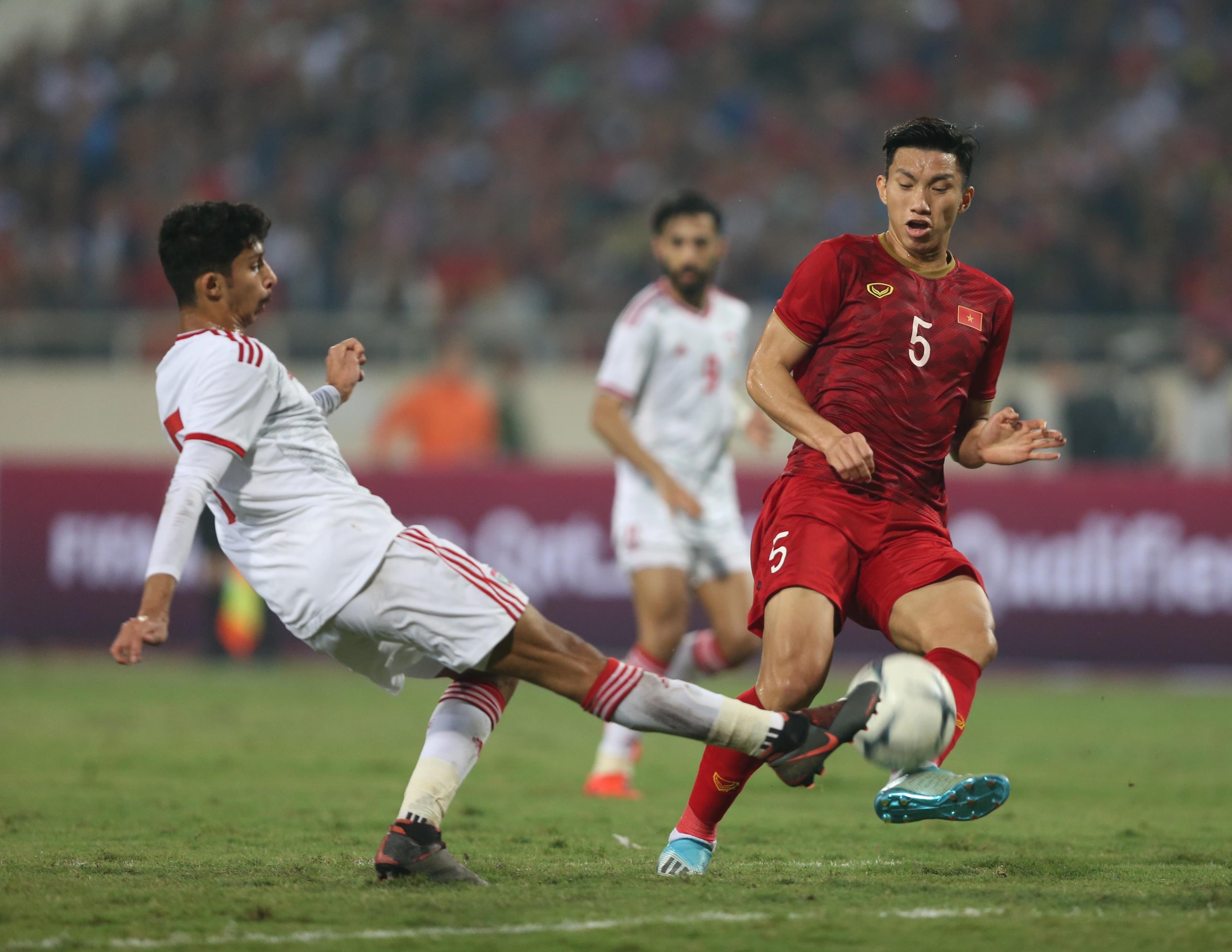 Văn Hậu cân nhắc trở lại V-League