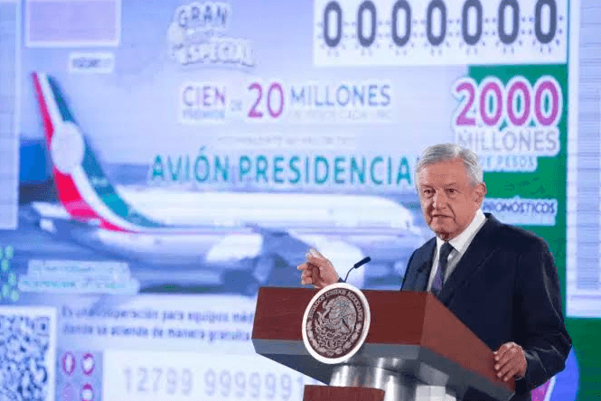 Mua vé số có cơ may trúng chuyên cơ của Tổng thống Mexico
