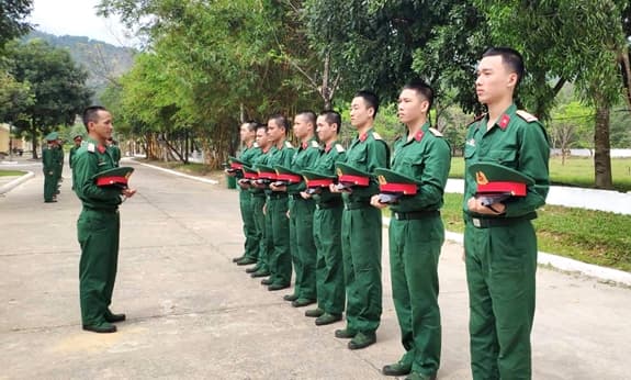 Những ngày đầu trong quân ngũ