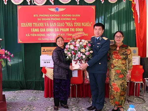 Ngôi nhà ấm tình đồng đội