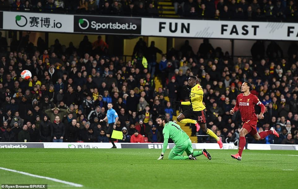 Liverpool lỡ cơ hội lập kỷ lục mạch thắng dài nhất lịch sử Premier League