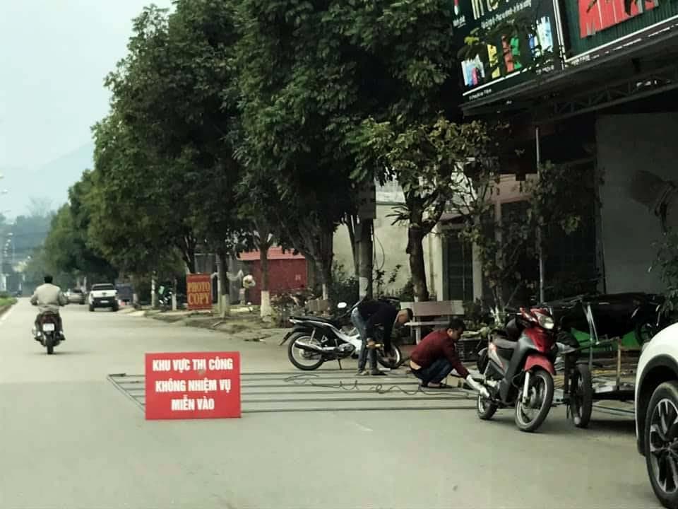 Ngang nhiên chiếm dụng lòng đường
