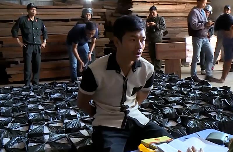UBND tỉnh Gia Lai khen thưởng các cá nhân tham gia triệt phá đường dây buôn bán, vận chuyển thuốc lá lậu