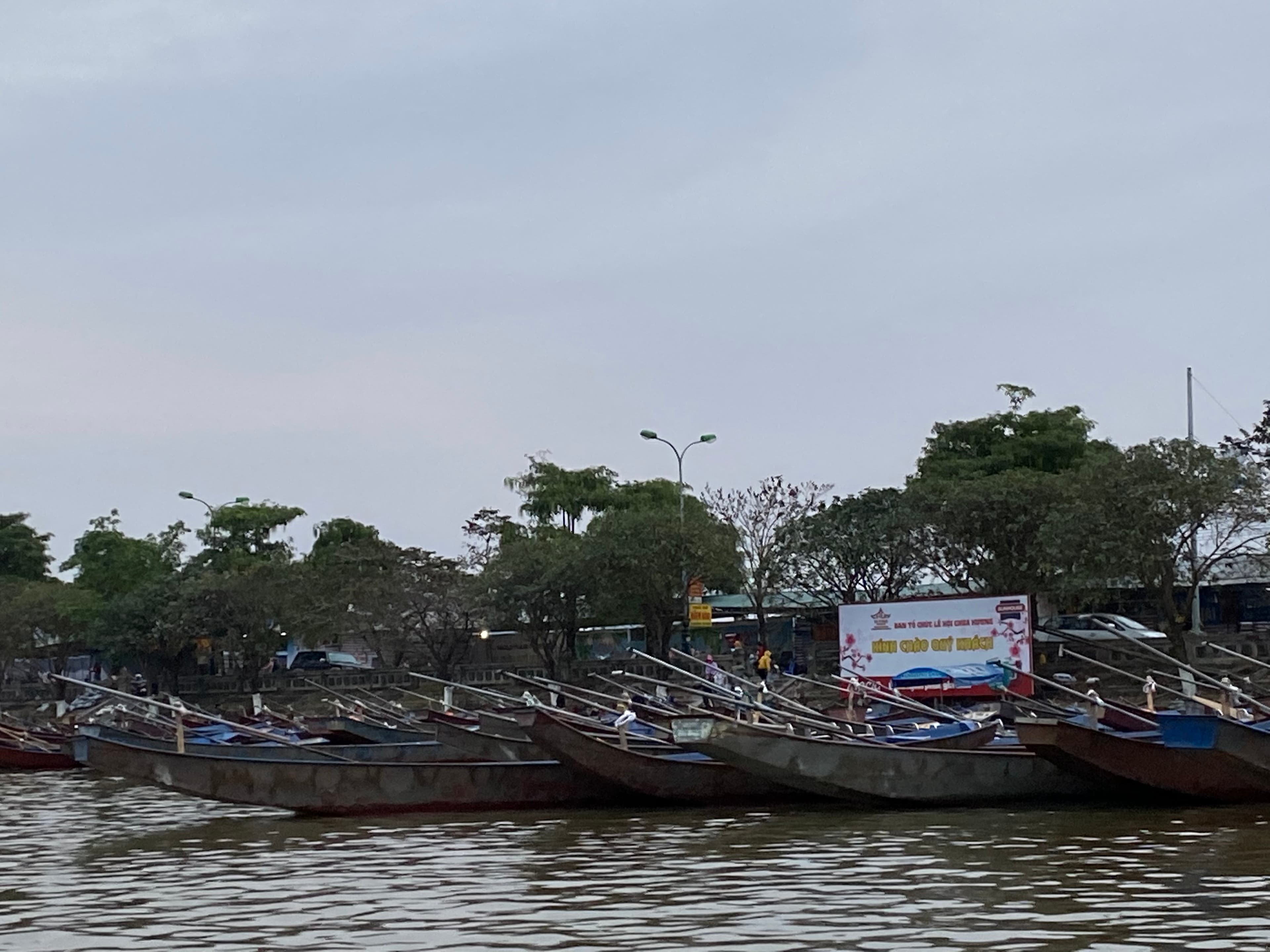 Dừng đón khách tại chùa Hương đến hết tháng 3