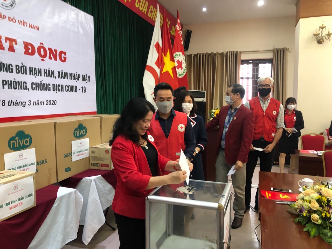 Phát động ủng hộ nhân dân bị ảnh hưởng bởi hạn hán, xâm nhập mặn và phòng chống dịch Covid-19
