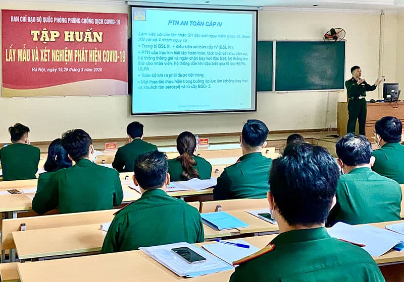 Tập huấn lấy mẫu và xét nghiệm phát hiện Covid-19 cho các đơn vị quân y trong toàn quân