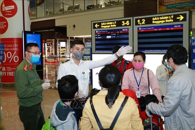 Người Phát ngôn Bộ Ngoại giao trả lời về việc điều chỉnh các quy định nhập cảnh