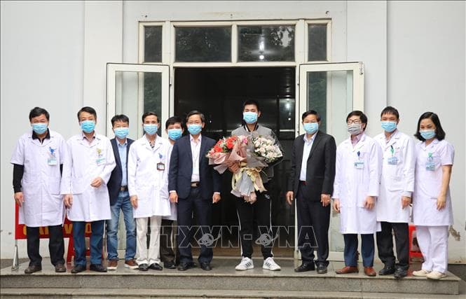 Bệnh nhân thứ 18 nhiễm Covid-19 tại Ninh Bình được xuất viện