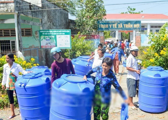 Trung ương Đoàn tiếp sức các tỉnh miền Tây ứng phó hạn mặn