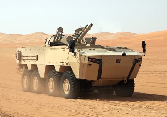 UAE đưa xe chiến đấu bộ binh mới đi tập trận
