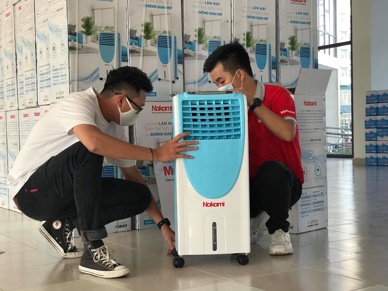 Trao 500 máy làm mát tặng khu cách ly ký túc xá Đại học Quốc gia TP Hồ Chí Minh