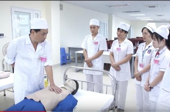 Thầy thuốc ở cương vị nào cũng hoàn thành tốt nhiệm vụ
