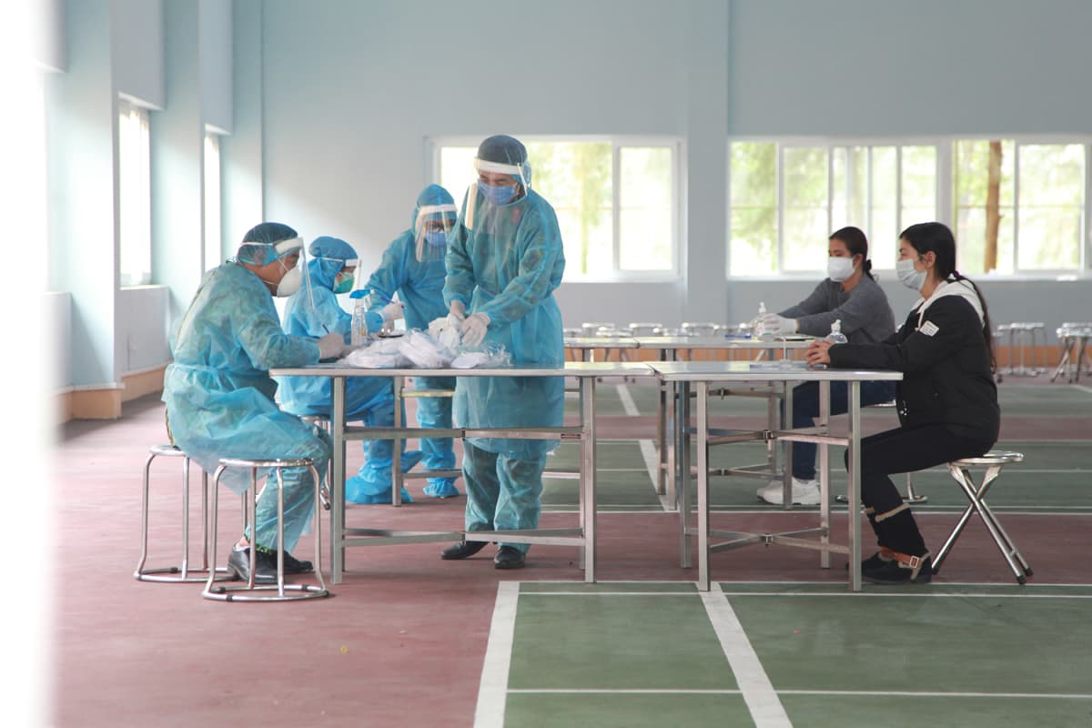 Bộ chỉ huy quân sự tỉnh Quảng Ninh tiếp nhận cách ly 37 công dân từ Ukraine