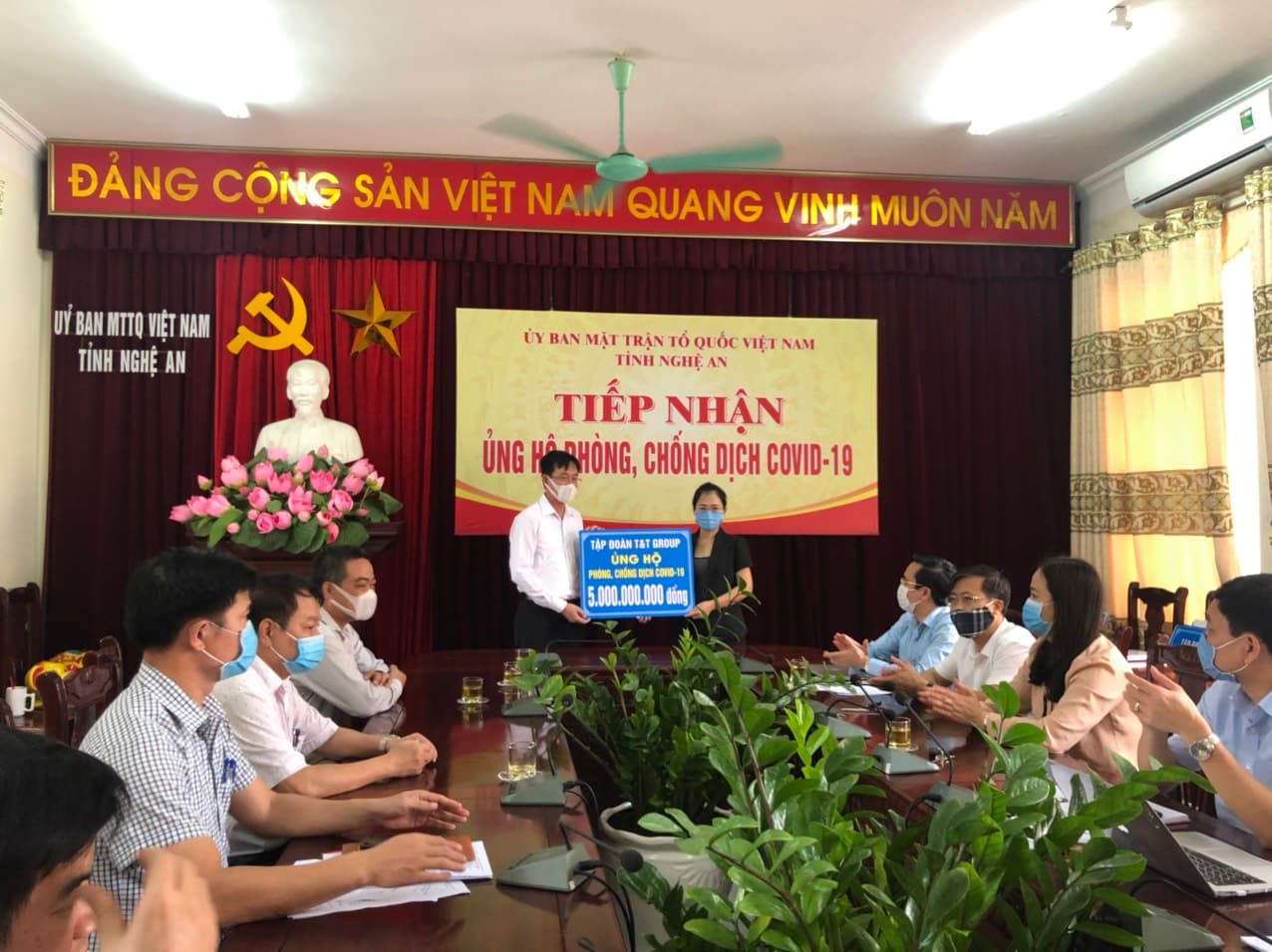 Doanh nghiệp của “bầu Hiển” ủng hộ phòng chống dịch Covid-19 thêm 5 tỷ đồng