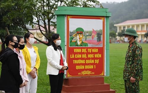 Hai hành vi trái ngược