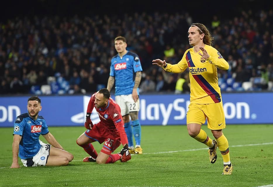 UEFA đưa ra án phạt cho Napoli, Barca tại Champions League