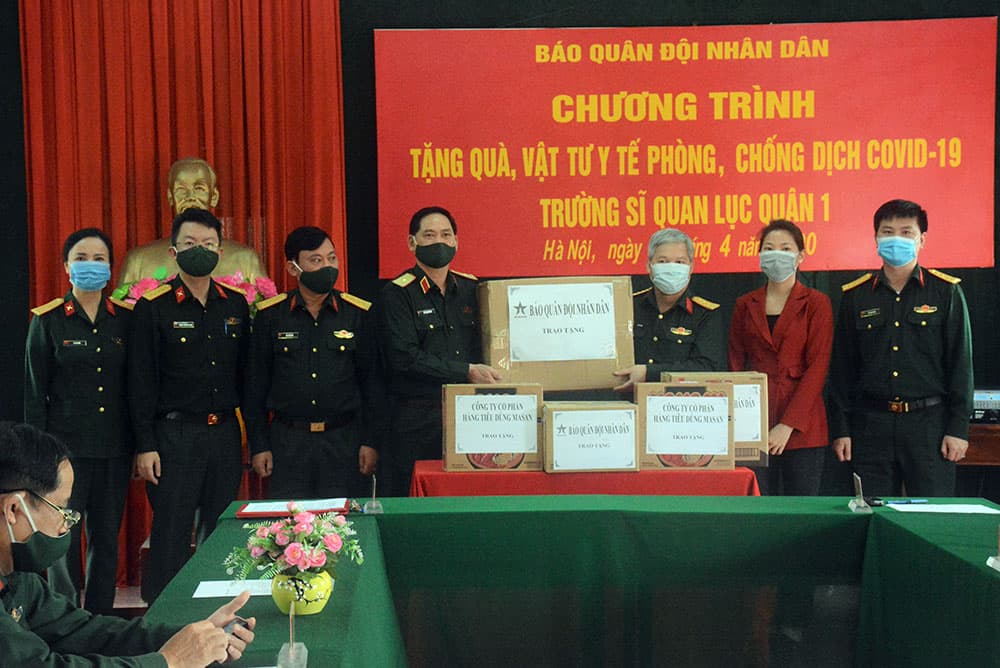 Báo Quân đội nhân dân chung tay cùng Trường Sĩ quan Lục quân 1 phòng, chống dịch Covid-19