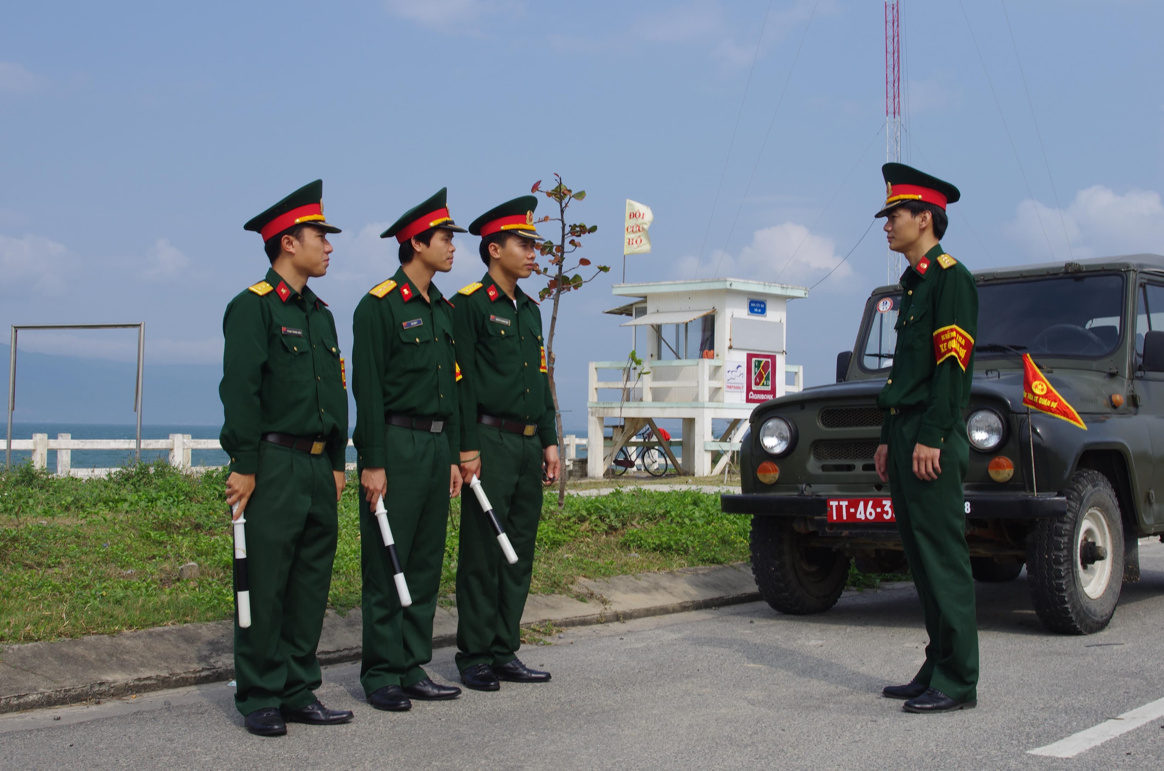 Tăng cường bảo đảm an toàn giao thông trong quân đội