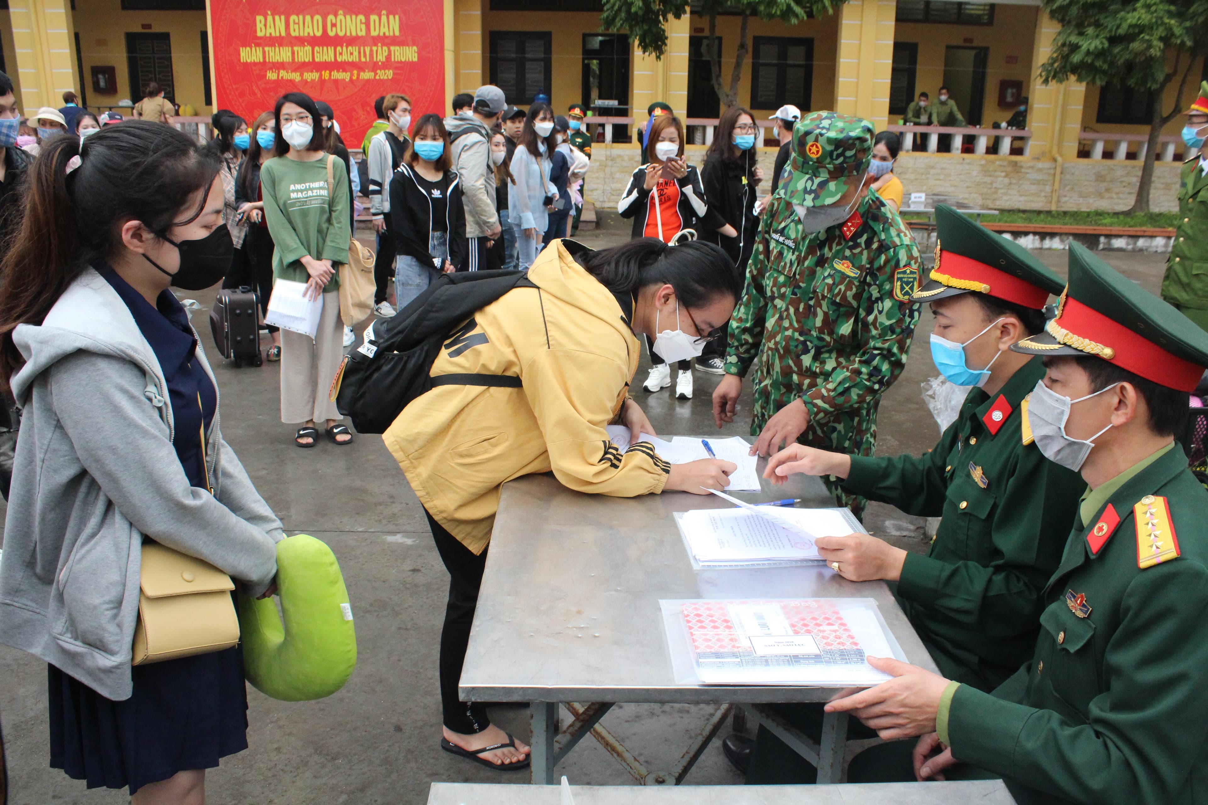 Trên quyết liệt, dưới khẩn trương