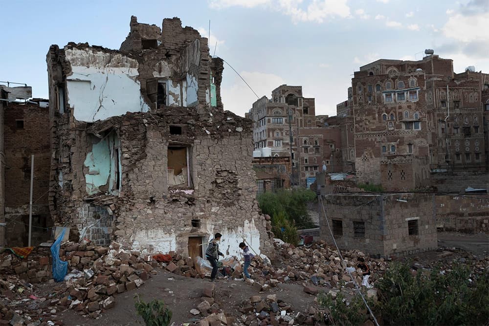 Liên quân Arab bất ngờ tuyên bố ngừng bắn ở Yemen