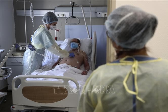 Đại dịch Covid-19: Số ca tử vong ở Pháp lên hơn 12.000 người