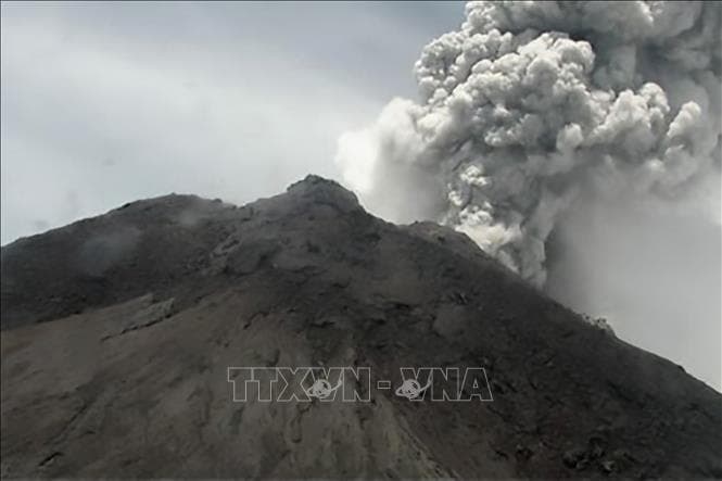 Núi lửa hoạt động nhiều nhất tại Indonesia lại phun trào