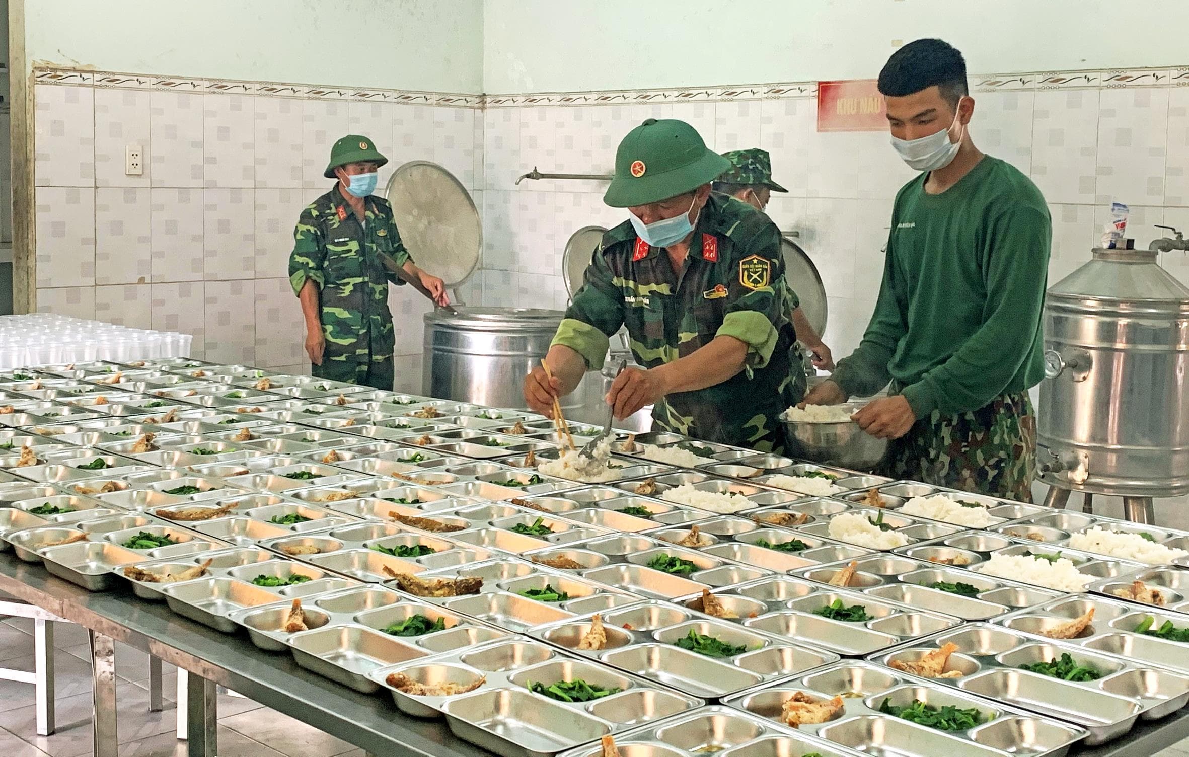 Gác việc riêng cùng hoàn thành việc chung