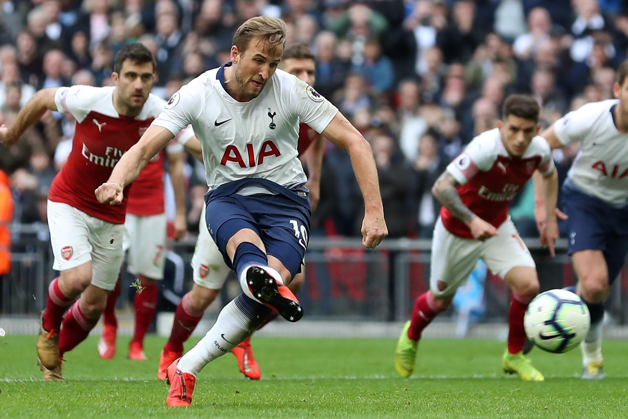 Tottenham sẵn sàng bán Harry Kane cho M.U