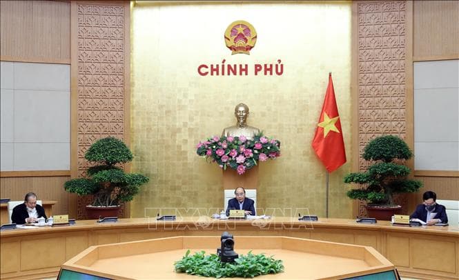 Từng bước giảm dần các biện pháp giãn cách xã hội một cách thận trọng, đồng bộ, phù hợp với hoàn cảnh cụ thể của địa phương