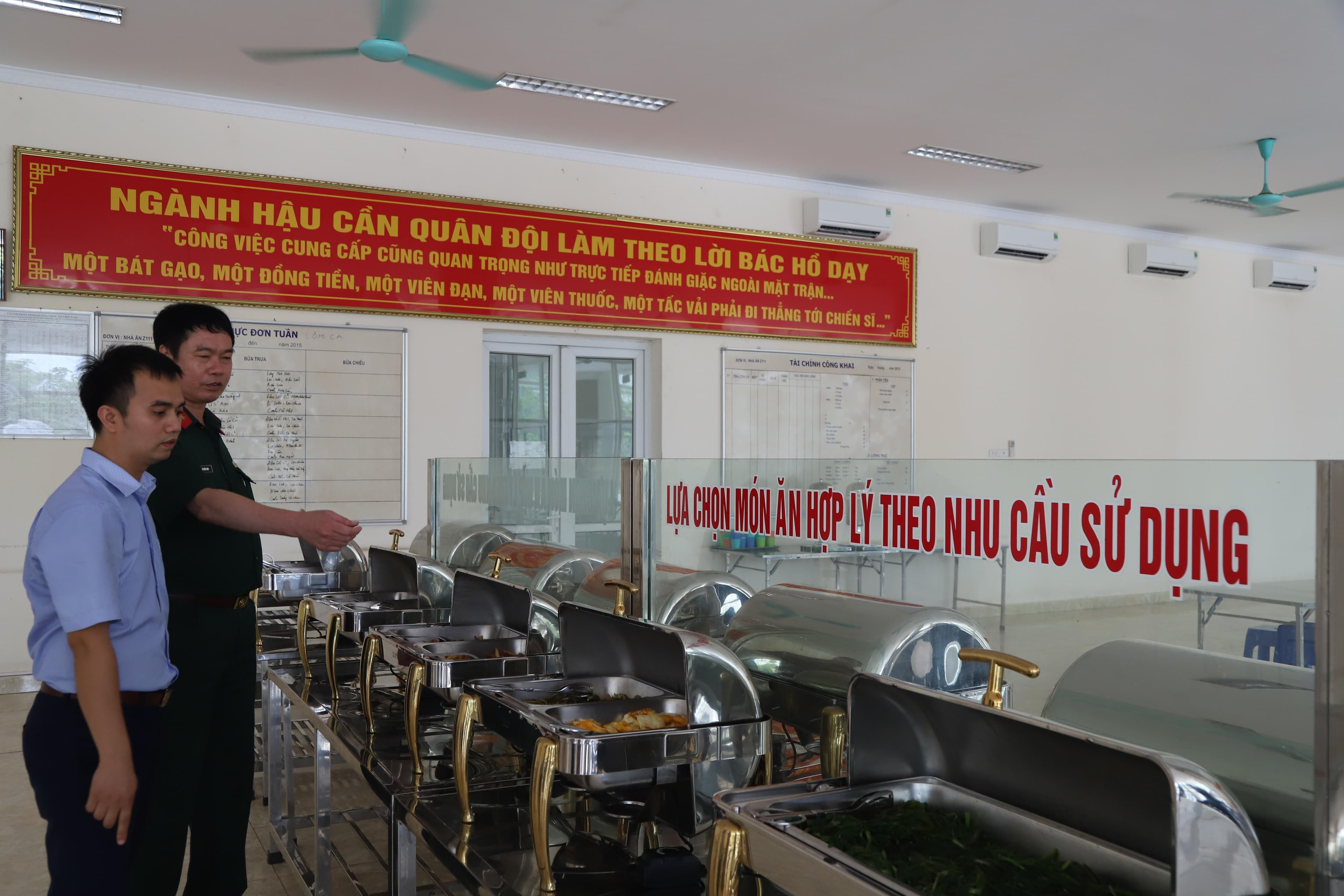 “Búp phê” của những người lính thợ