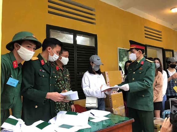 "TÊN CHUNG CỦA CÁC ANH LÀ BỘ ĐỘI CỤ HỒ"