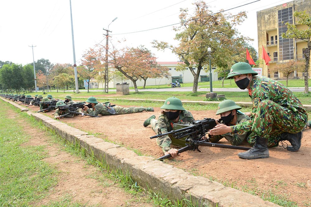 Giữ vững chất lượng huấn luyện, bảo đảm phòng, chống dịch hiệu quả