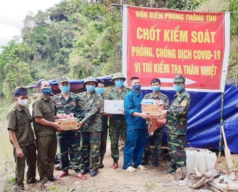 Chốt biên phòng chặn dịch trên biên giới