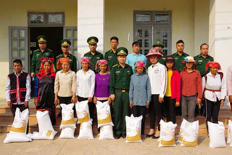 Bàn giao nhà tặng 65 hộ nghèo ở huyện Mường Nhé