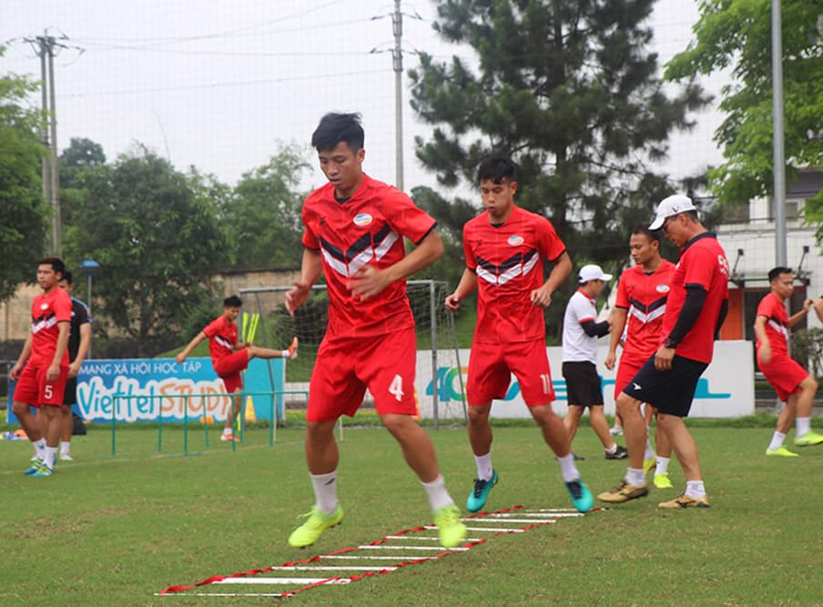 Thèm lắm mùi sân cỏ