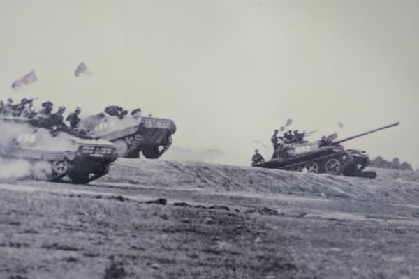Ngày 26-4-1975, Chiến dịch Hồ Chí Minh chính thức mở màn