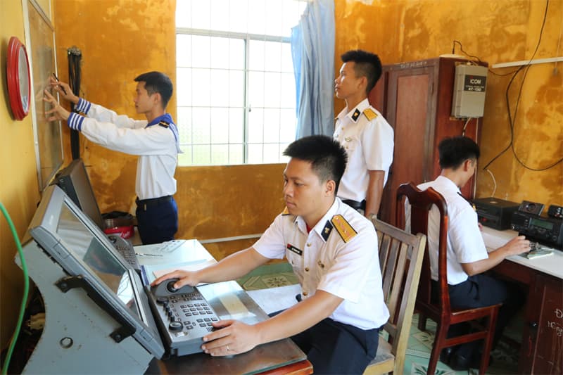 Sống xứng đáng với truyền thống cách mạng