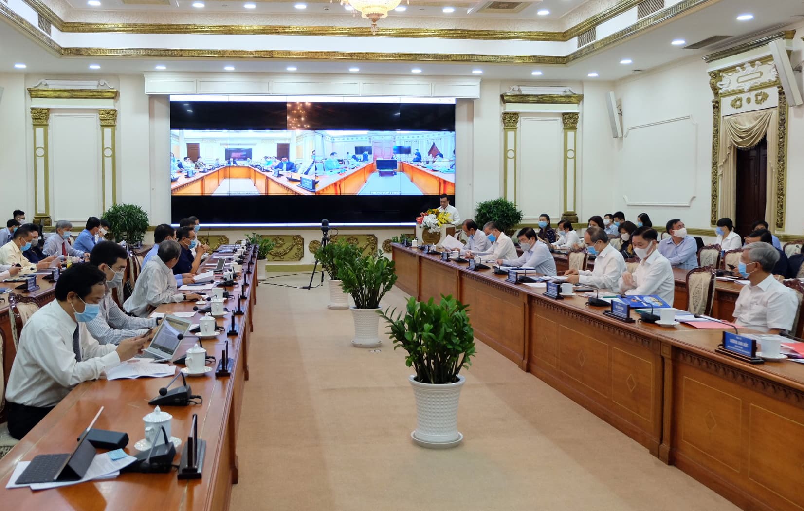 Khôi phục và phát triển kinh tế Thành phố Hồ Chí Minh năm 2020