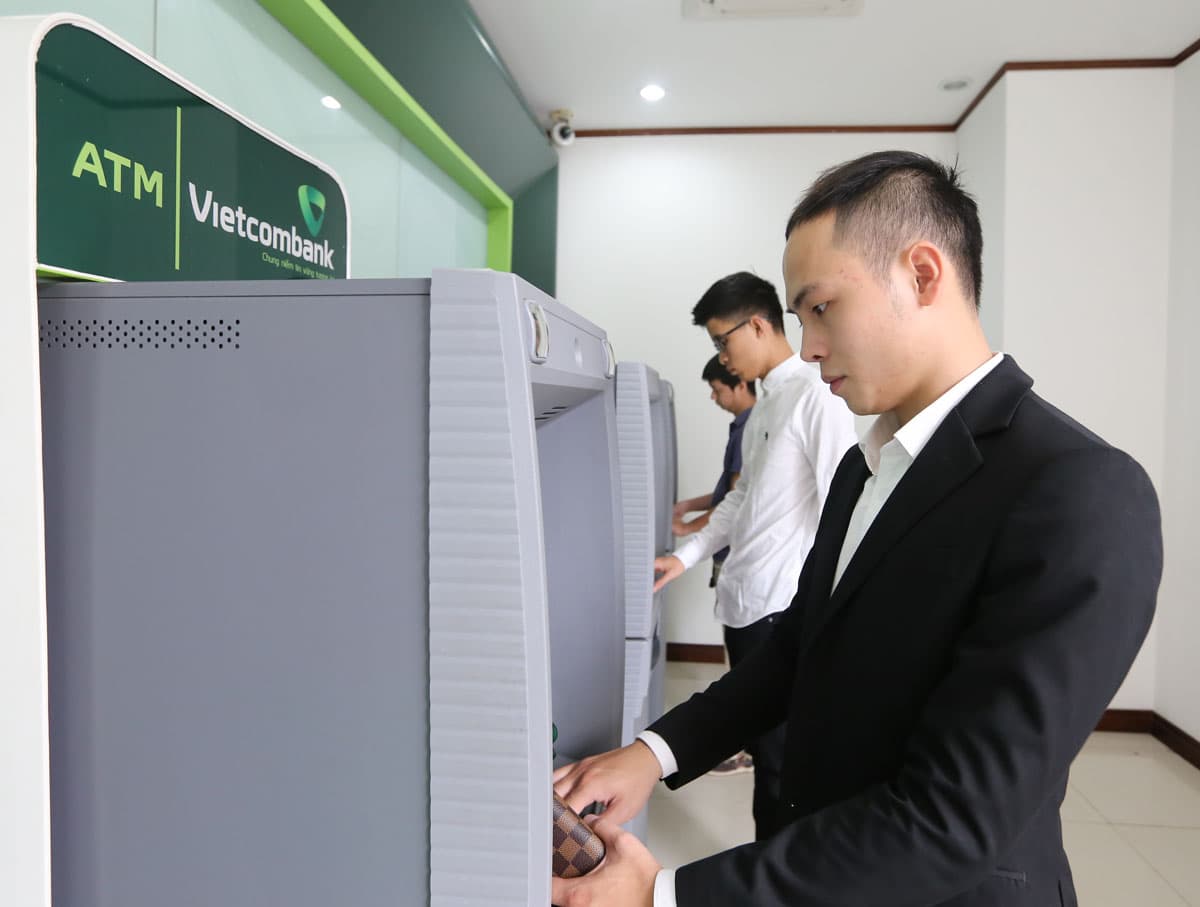 Cần giảm phí để hỗ trợ người sử dụng