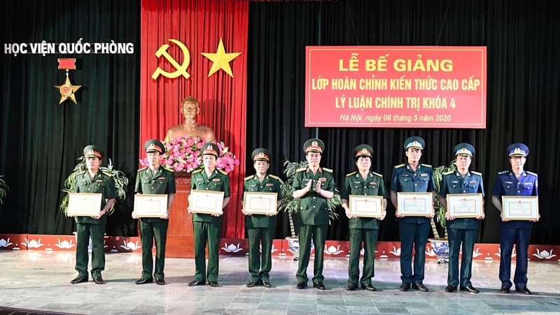 Học viện Quốc phòng bế giảng Lớp hoàn chỉnh kiến thức cao cấp lý luận chính trị khóa 4
