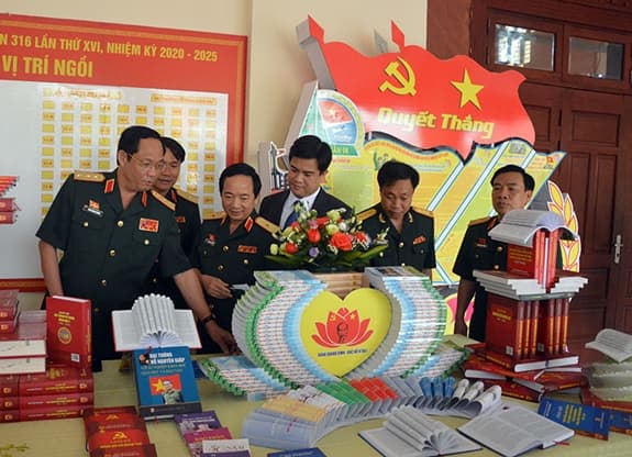 Thượng tướng Trần Quang Phương dự khai mạc Đại hội Đảng bộ Sư đoàn 316, Quân khu 2