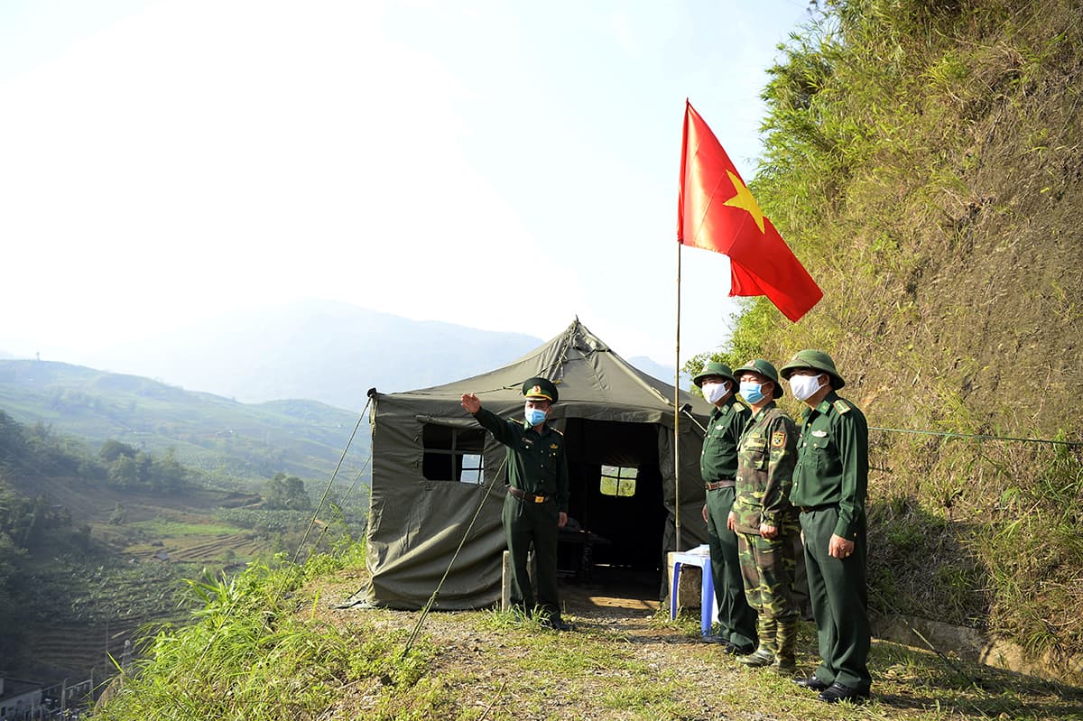 “Ngọn lửa hồng” nơi biên ải