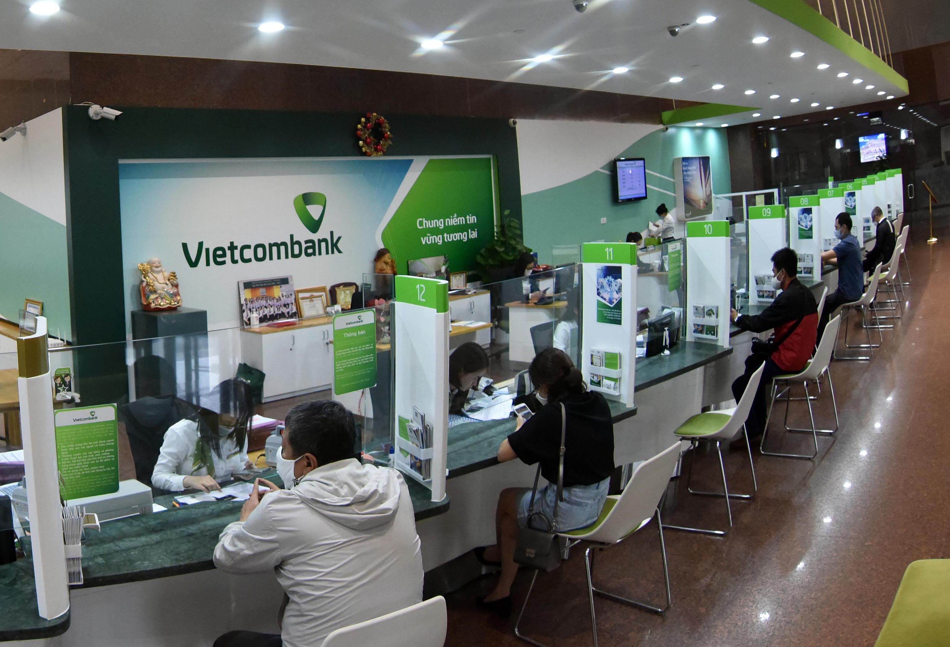 Đẩy nhanh tiến độ chuyển đổi từ thẻ từ sang thẻ chip