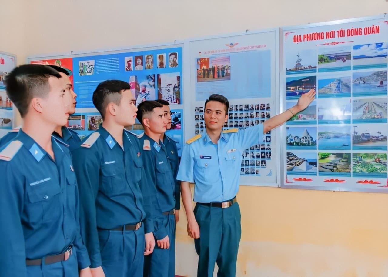 Không ngừng đổi mới công tác giáo dục chính trị ở đơn vị